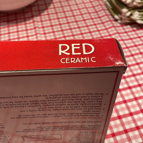 String of 25 red lights on green wire New in box. Never used. - Picture 6 of 9